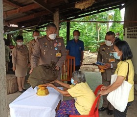 นายพลากร สุวรรณรัฐ องคมนตรี ร่วมกับมูลนิธิราชประชานุเคราะห์ ... พารามิเตอร์รูปภาพ 8